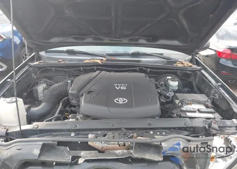 2010 Toyota Tacoma Base V6 z USA, uszkodzony, nr VIN 3TMLU4ENXAM050495